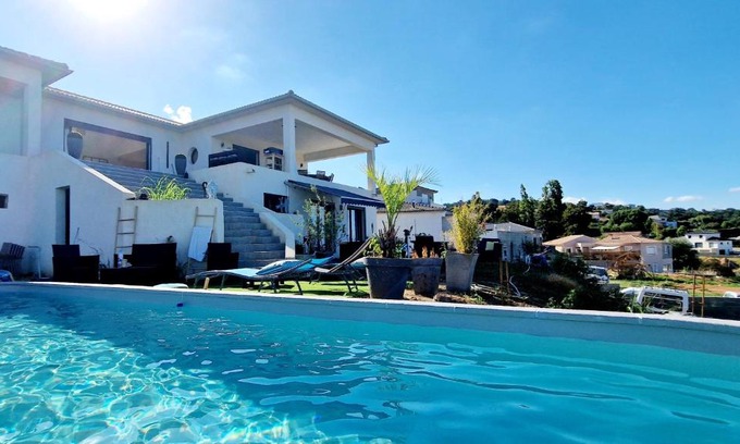 Penta-di-Casinca Apartment | Villa Bistinetti Rez de villa tout confort avec piscine