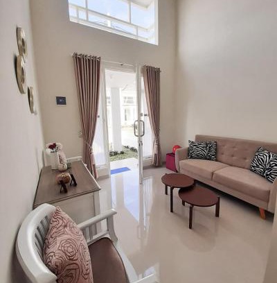 Dinoyo Villa | Villa Blossom Kayana Regency E7