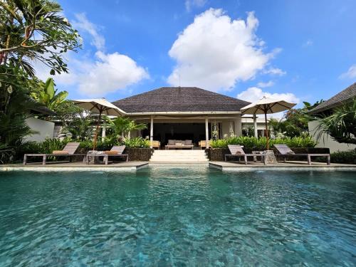 Padonan Villa | Villa Bodhi Kulture - Huge 4 BR Luxury Villa for families & groups in Canggu - Bali