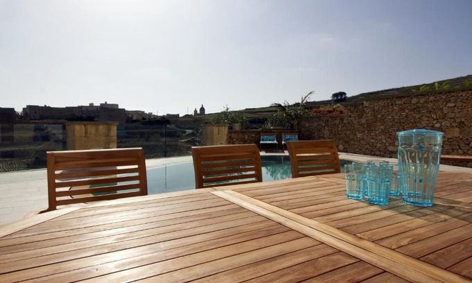 Ta' Għammar Villa | Villa Boomerang