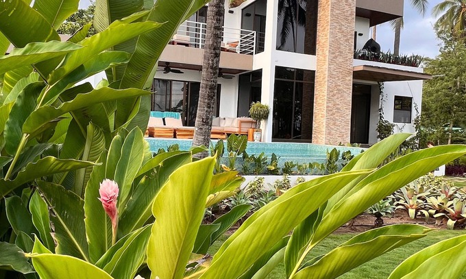 Parrita Villa | Villa Bougainvillea - stunning beach front home in Palo Seco Beach, Costa Rica