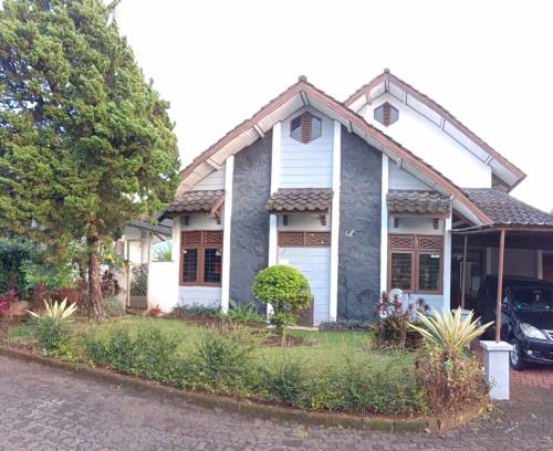 Cipanas Villa | Villa Bougenville 2, Jalan Raya Kota Bunga