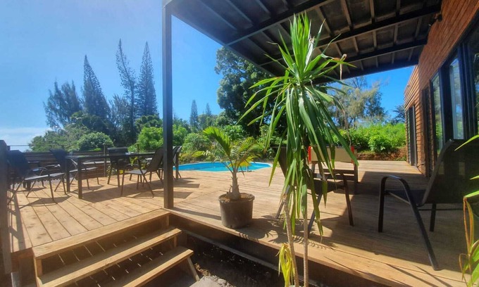 Arue Villa | Villa Bounty with private pool and panoramic ocean view