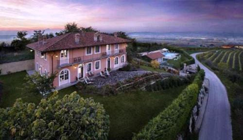 La Morra House | Villa Bricco dei Cogni