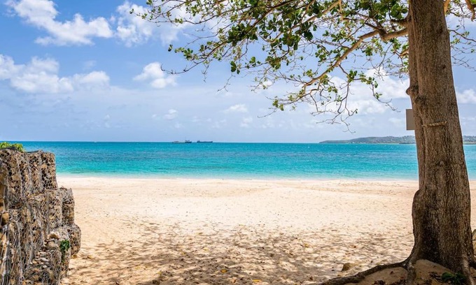 St. John's Villa | Villa by the sea