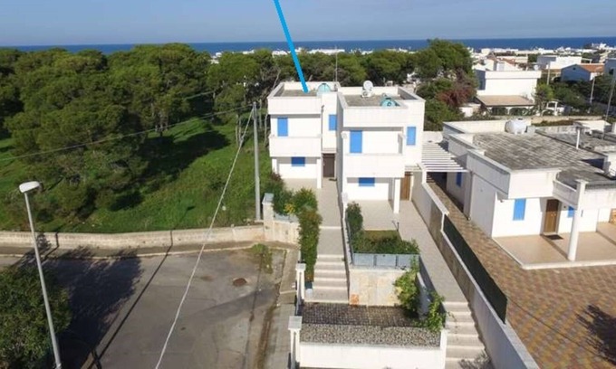 Torre Santa Sabina Villa | VILLA BY THE SEA IN LAKE ISEO