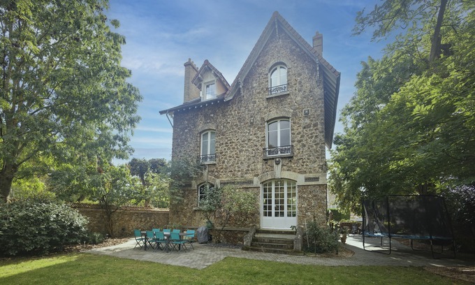 Le Chesnay House | Villa Colombe - Les Demoiselles à Versailles