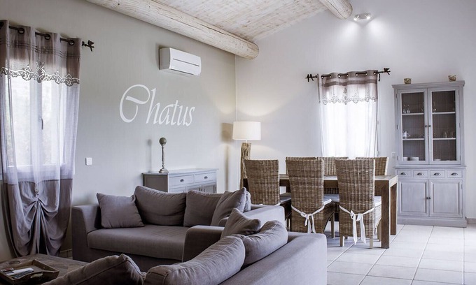 Saint-Maurice-dʼArdeche Villa | Villa Chatus - private pool and terrace