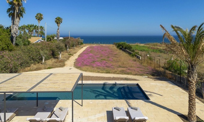 Gallina Villa | Villa Calamare - Luxury Seafront property