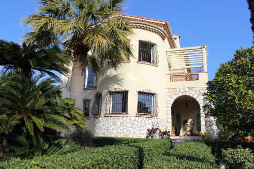 Saint-Laurent-du-Var Bed & Breakfast | Villa Calliste