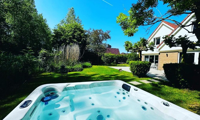 Zeewolde Villa | VILLA CALMA Rust Ruimte Luxe inclusief private jacuzzi