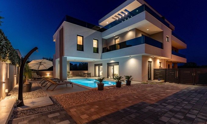 Stinjan Villa | Villa Camino for 6 people near Fažana with sea view & only 700 meters from the beach