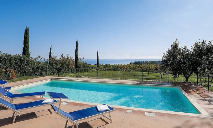 Cupra Marittima Villa | Villa Campoluce: A welcoming two-story villa in a quiet position, in the Marche countryside, at a short distance from the sea, with Free WI-FI.
