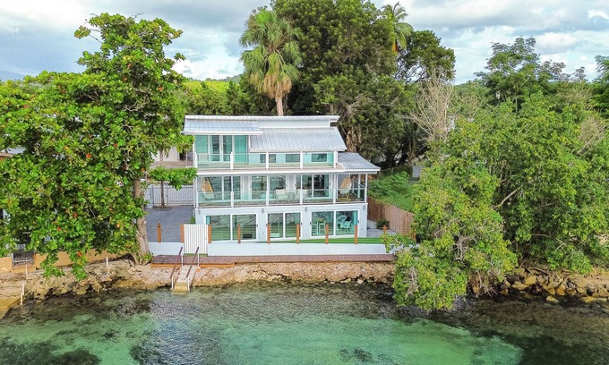 Miradero House | Villa Candela Oceanfront - Waterfront Retreat