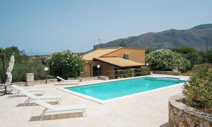 Castellammare del Golfo Villa | Villa Capreria, Scopello