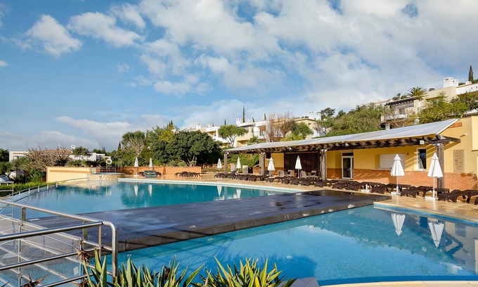 Portimao Villa | Villa "Casa Boavista" with Shared Pool & Wi-Fi