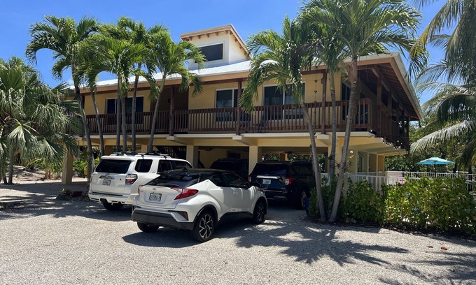 Marathon House | Villa Casa Cayo.Ocean Side Canal Sombrero Beach Area