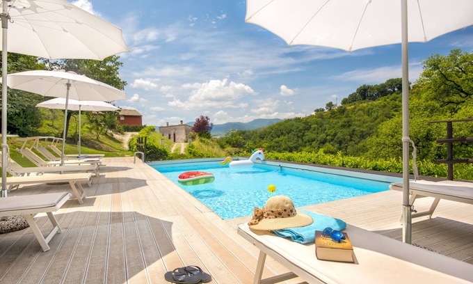Fabriano Villa | Villa Casa Rossa with private pool between Le Marche/Umbria near Frasassi Cave