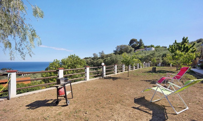 San Lorenzo al Mare Apartment | Villa 'Casa Vacanza Sanaa' with Sea View, Private Terrace and Wi-Fi