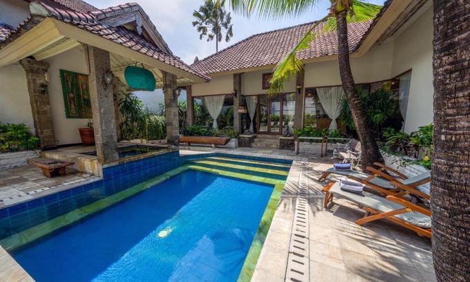 North Legian Villa | Villa CHANDI 2 - Legian - Seminyak - 5 Bedroom 4 Bathroom Villa - Great Location !