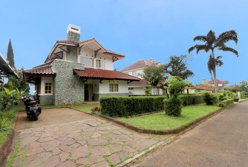 Ciater Villa | Villa ChavaMinerva Aries Ciater with Private Pool