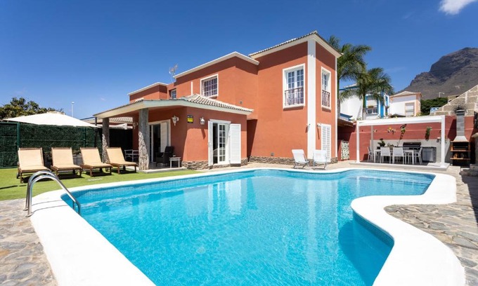 Costa Adeje House | Villa Chloe Costa Adeje Tenerifesummervillas GIANT PRIVATE POOL 11 METERS LONG