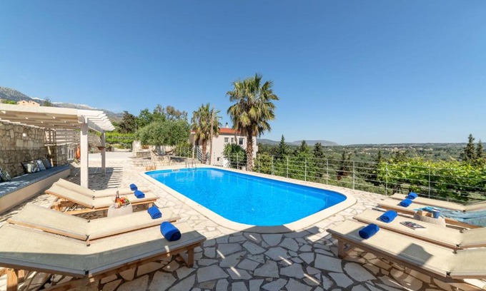 Apokoronas Villa | Villa Chrysallis with heated pool
