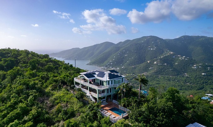 Ajax Peak House | Villa Circe ~ 360 views with pool + spa