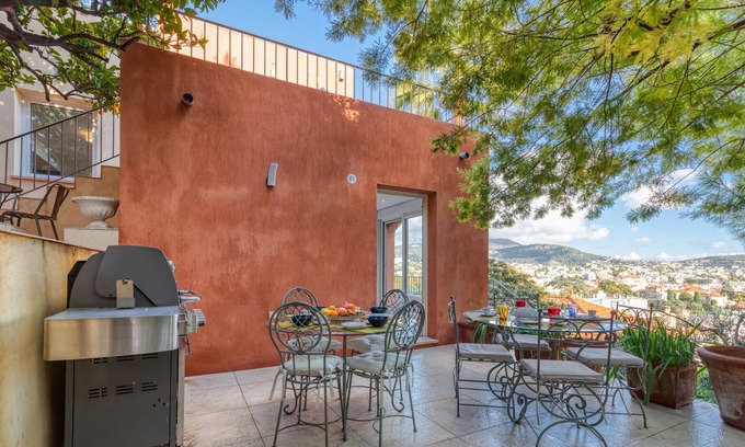 Mantega Villa | Villa Clair Logis