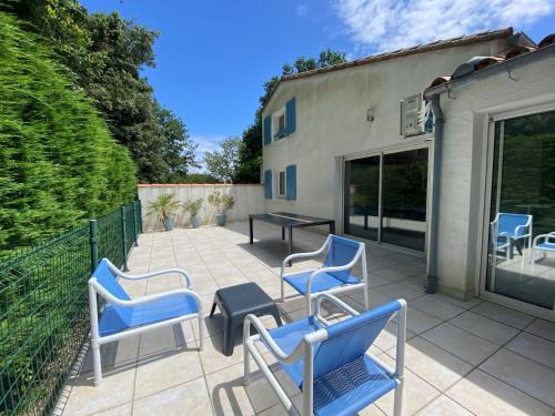 Vaux-sur-Mer House | Villa Climatisée 5 Pers, 450m Plages Nauzan et Conseil, Terrasse 48m², Parking, BBQ, 2 Chambres - FR-1-539-58