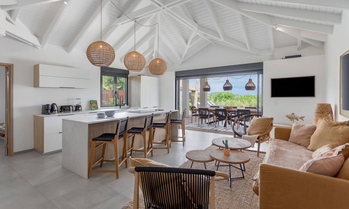 Bellevue Villa | Villa Coco - Waterfront property with water access, swimming pool, AC & kayaks