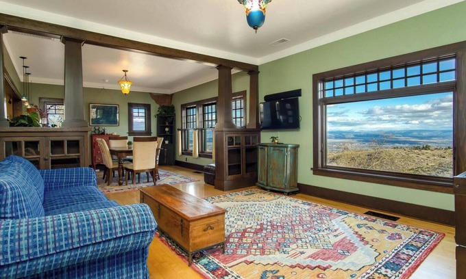 Jerome House | Villa Contenta | Sleeps 6 | Close to Sedona