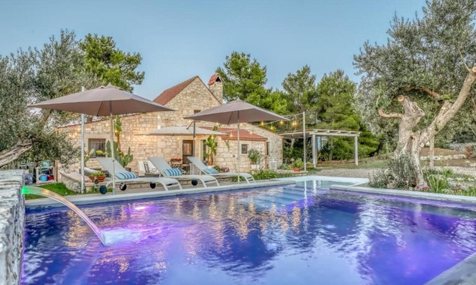 Putignano Villa | Villa 'Cottage Romantico with Pool' with Private Pool, Wi-Fi and Air Conditioning