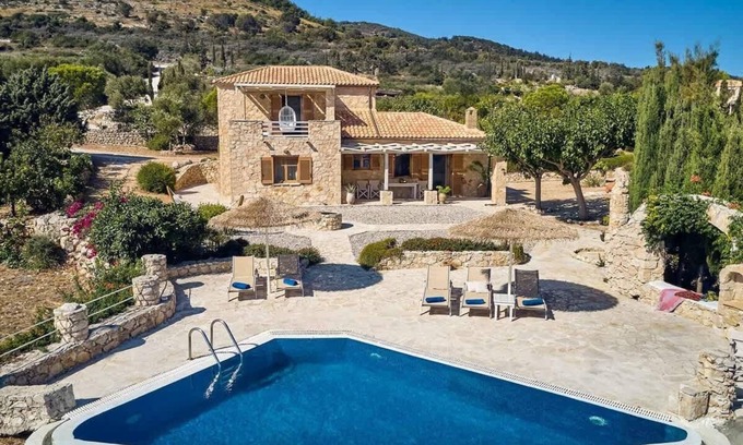 Korithi Villa | Villa Cristallo with Infinity Pool, BBQ & Sea Views