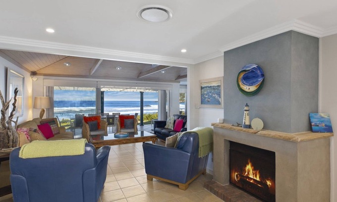 North Avoca House | Villa Dandaloo - Absolute Beachfront