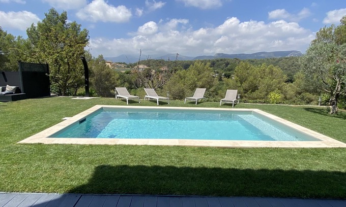 La Gaude Villa | Villa Dans Écrin de Verdure Avec Piscine et Terrain de Boules