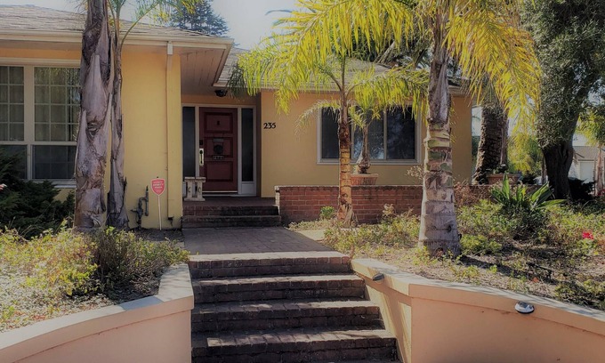Westside Santa Cruz House | Villa De Las Palmas - Walking Distance to Santa Cruz's Best!