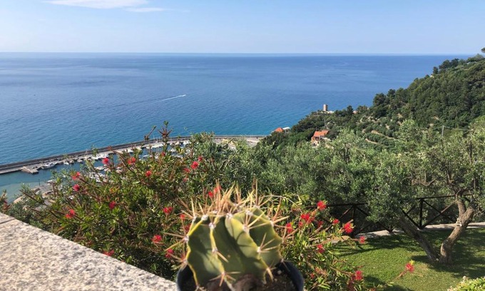 Finale Ligure Bed & Breakfast | Villa Degli Ulivi B&B