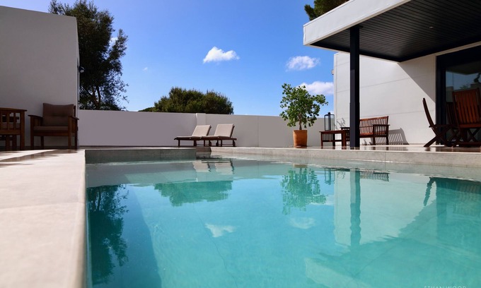 Chiclana de la Frontera Ski Chalet | Villa del Fresno with pool and parking