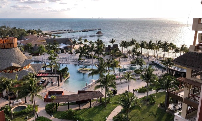 Playa Mujeres Resort | Villa del Palmar: 5 Star Resort on the North Side of Cancun