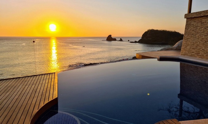 San Juan del Sur Villa | VILLA DELFIN - BEACHFRONT LUXURY 180° VIEWS
