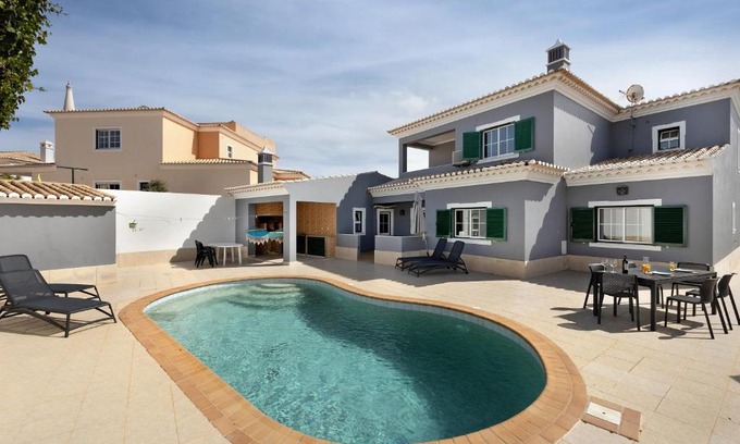 Lagos Villa | Villa Delphin