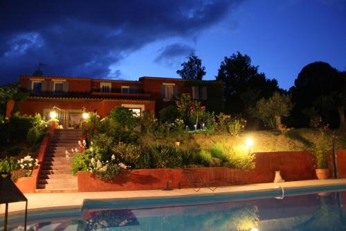 Roussillon Bed & Breakfast | Villa des Roses