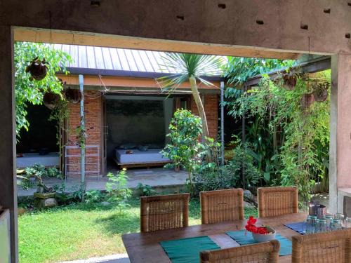 Bukit Lawang House | Villa di Bukit Lawang: LocalDailyLife, near Jungle