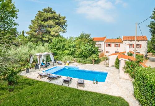 Pinezici Villa | Villa Dina sa bazenom