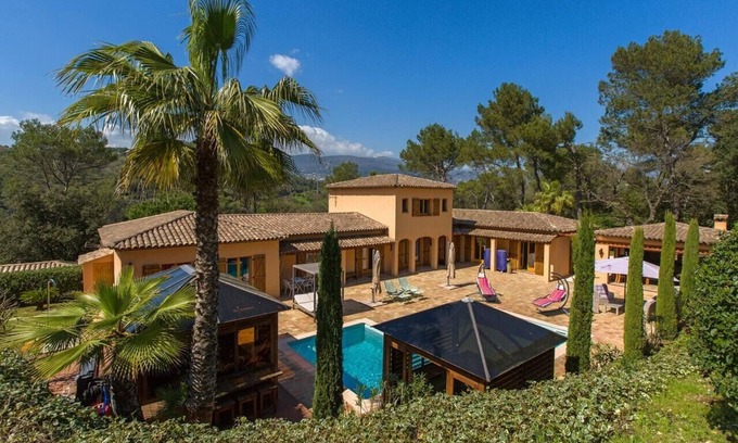 Mouans-Sartoux Villa | VILLA DOMAINE LES CIGALES near Golf, Padel, tennis