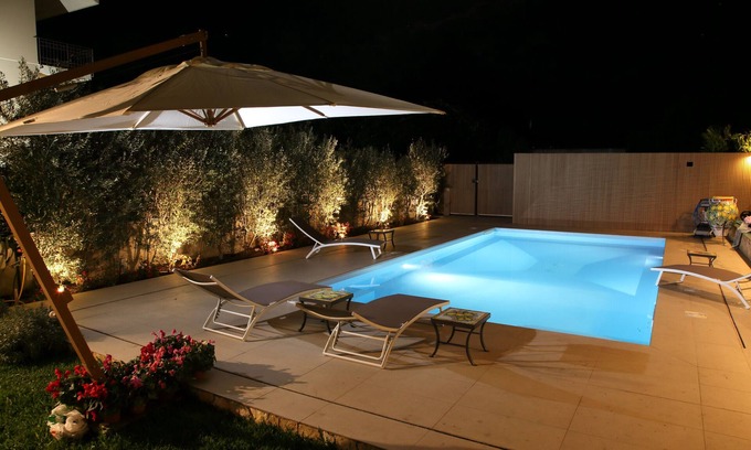 Capo Peloro Villa | Villa 'Domus Aurige' with Sea View, Wi-Fi and Air Conditioning