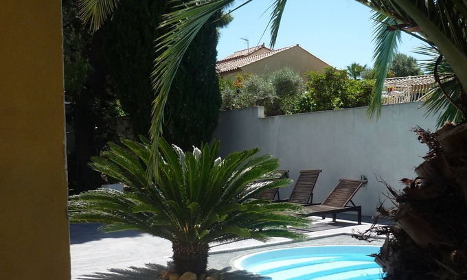 Agde Villa | Villa du soleil piscine privée. Wifi. Climatisation. 6 personnes. Barbecue