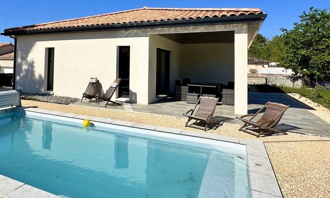 Salavas Villa | Villa Dyane, air-conditioned house with terrace and swimming pool.