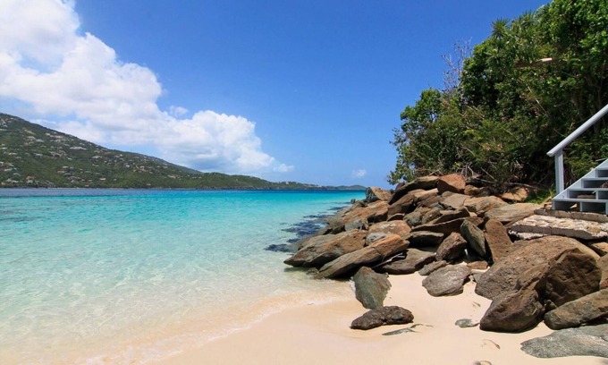 Estate Peterborg Villa | Villa Eau Claire - Magens Bay Affordable Beachfront Villa